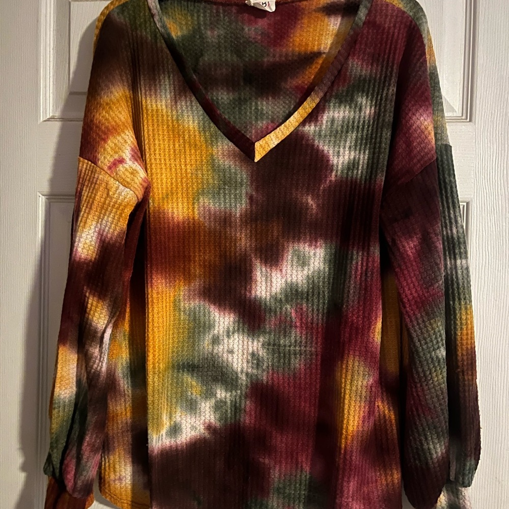 Multicolor Tie-Dye V-Neck waffle top